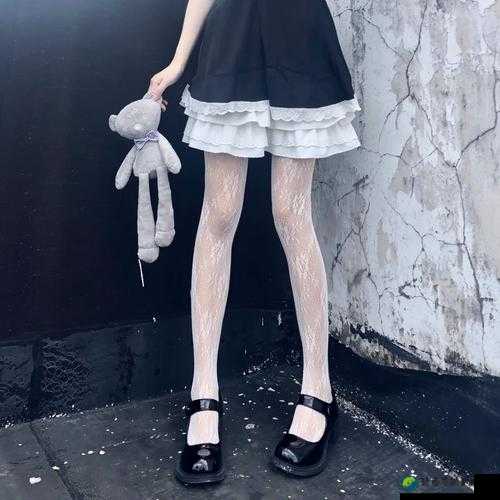 洛丽塔蕾丝奶裤袜自慰91：从少女穿搭到自我探索的文化现象