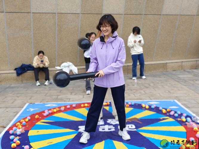96做受高潮喷水爆火背后：当代年轻人释放压力的另类现象