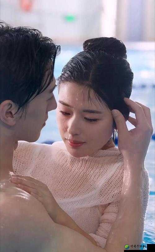 美女扒开 bí 门让男人捅爽吻戏：影视爆点背后的叙事密码